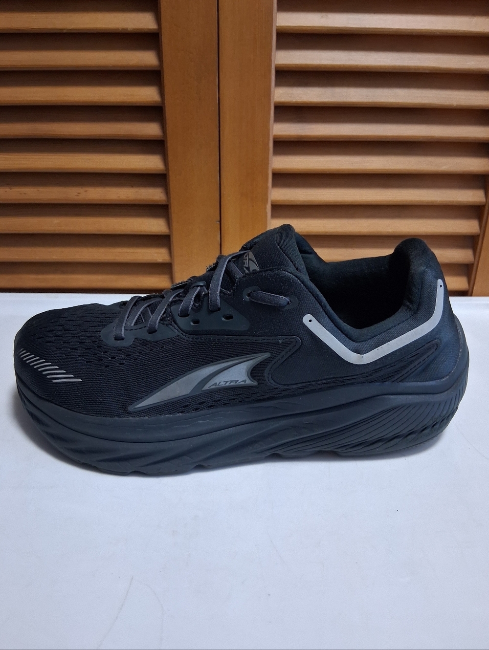 Altra Via Olympus Men's Running Shoe * Size: 9